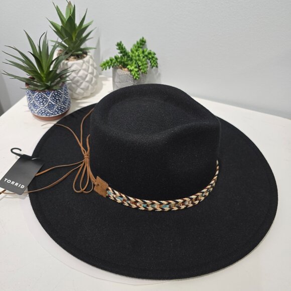Torrid - Festi Western Hardware Detail Hat in Black - Picture 3 of 12